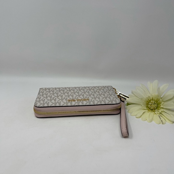 Michael Kors JST Large MF Flat Phone Wallet - Picture 4 of 7